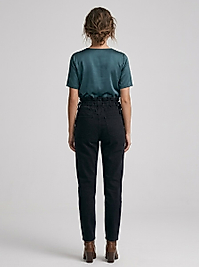 SİYAH BELİ LASTİKLİ JEANS